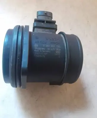 Volvo V70 Mass air flow meter 30677999 12083470 0281002730