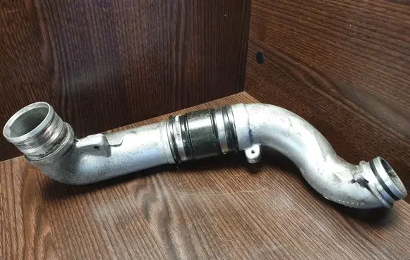 Nissan Primastar Turbo air intake inlet pipe/hose 9621036880 9629258010