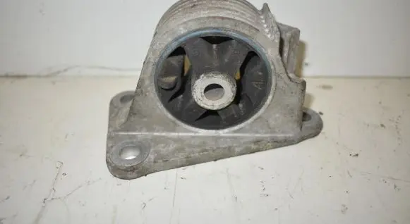 Mini One - Cooper R50 - 53 Engine mount bracket 6756405