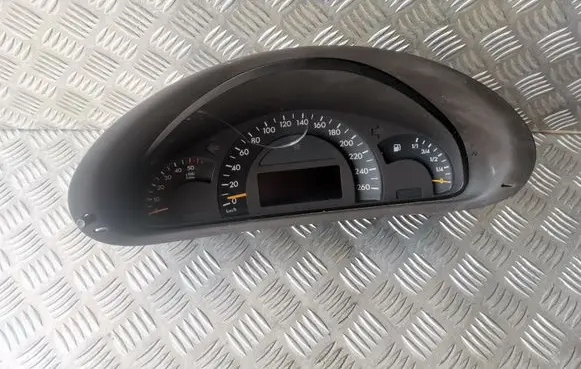 Mercedes-Benz C W203 Speedometer (instrument cluster) A2035407111