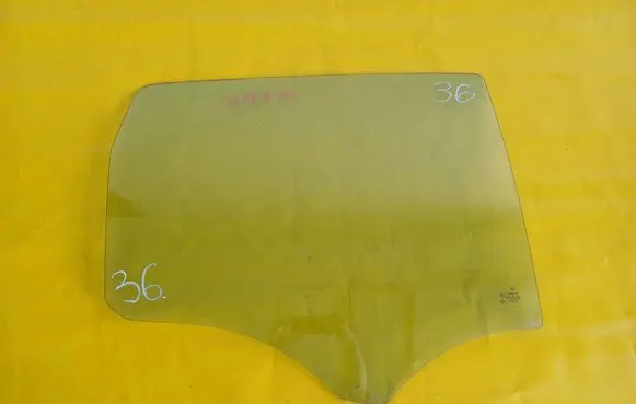 Mercedes-Benz A W169 Rear door window glass