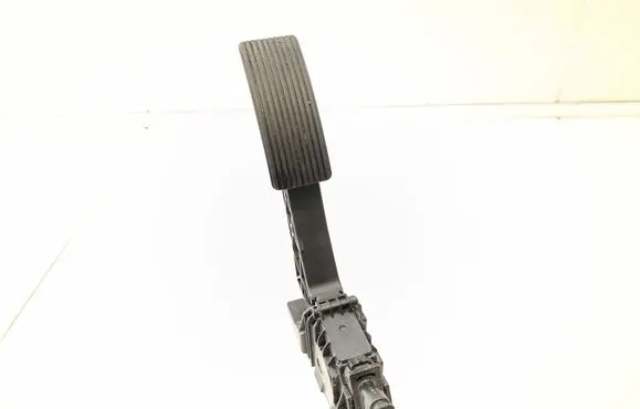 Mercedes-Benz B W246 W242 Accelerator throttle pedal A1773001800