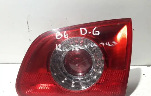 Volkswagen PASSAT B6 Tailgate rear/tail lights
