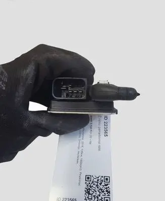 BMW 1 F20 F21 Glow plug pre-heat relay 857008702 0522120103