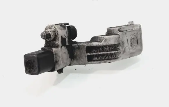 Volkswagen PASSAT B7 Crankshaft position sensor 03C906433A