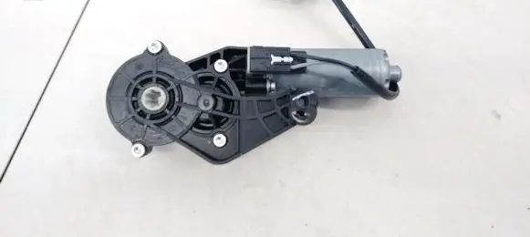 Mercedes-Benz ML W164 Seat adjustment motor 0390203209