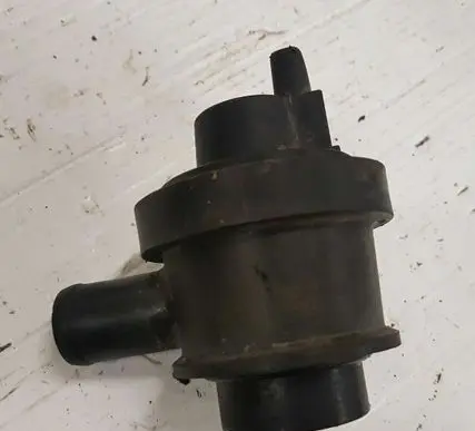 Volkswagen Golf II Turbo air boost pressure sensor 068129633