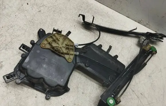 Seat Leon (1M) Sliding door window regulator with motor 1P0867436 986351 31058