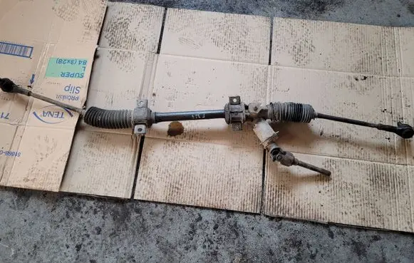 Mazda 323 F Steering rack