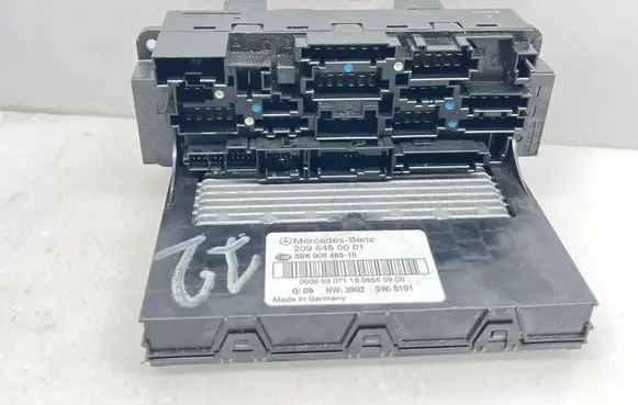 Mercedes-Benz CLK A209 C209 Fuse module 2095450001 5DK00848510
