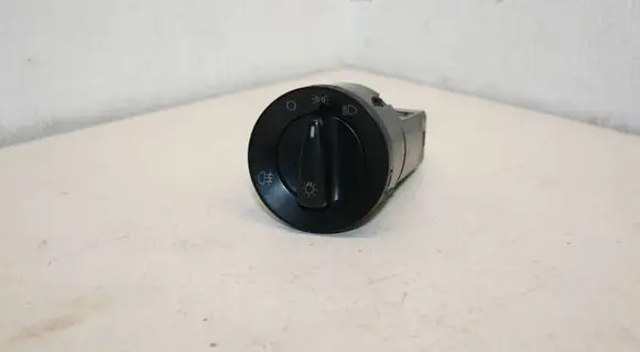Skoda Fabia Mk2 (5J) Light switch 3B0941531B