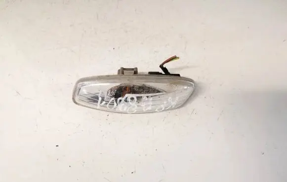 Citroen C4 I Picasso Front fender indicator light