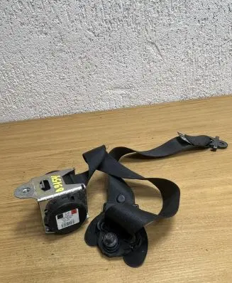 BMW 5 F10 F11 Set of seat belts 610126300C D9154