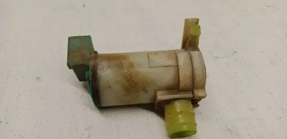 Nissan X-Trail T30 Windscreen/windshield washer pump 2224616A