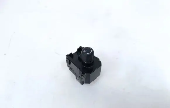 Nissan Leaf I (ZE0) Wing mirror switch 3912SN
