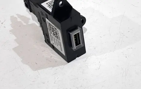 Alfa Romeo Stelvio USB socket connector 00505493820