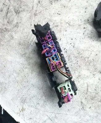 Audi A3 S3 A3 Sportback 8P Fuse module 1K0937503A