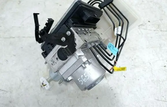 Jeep Grand Cherokee WL ABS Pump 68331267AI
