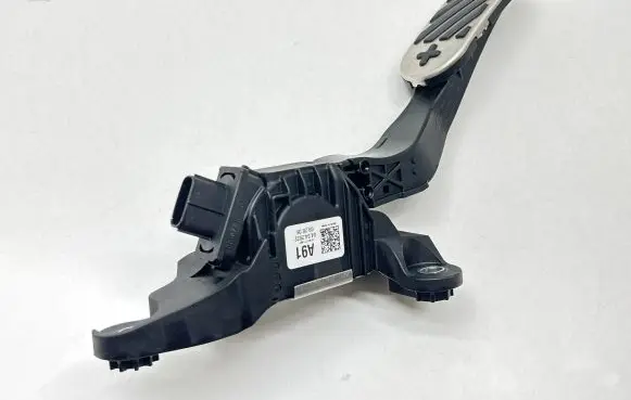 KIA EV6 Accelerator throttle pedal 6194771697 04042022 32700XXXXX