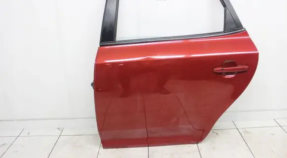 KIA Ceed Rear door