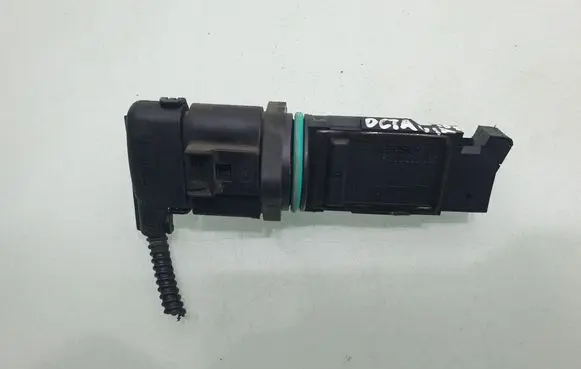 Skoda Octavia Mk2 (1Z) Mass air flow meter F00C2G2055