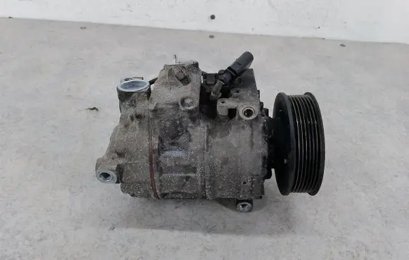 Volkswagen Touareg I Air conditioning (A/C) compressor (pump) 3B0820803C