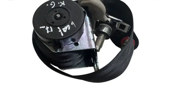 Rear seatbelt