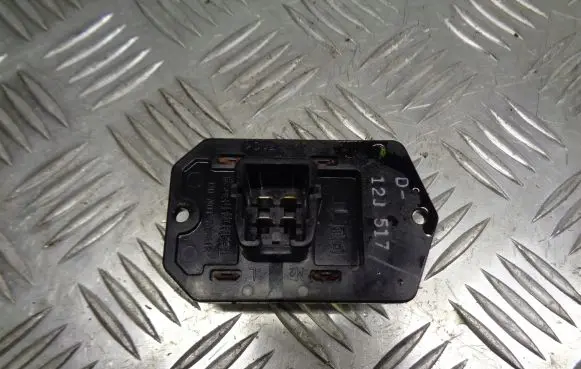 Toyota Yaris Heater blower fan relay 