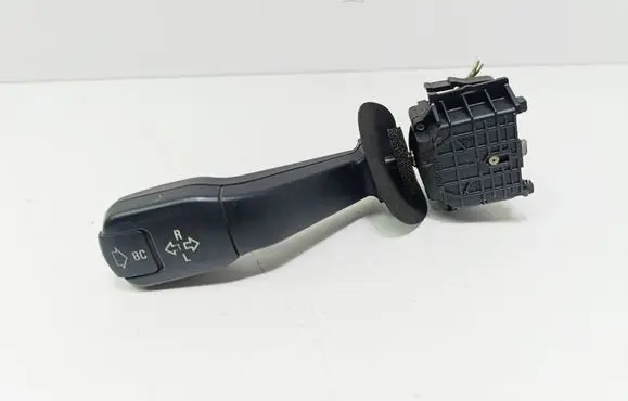 BMW 5 E39 Indicator stalk 8352172
