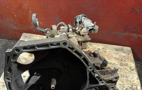 Manual 5 speed gearbox