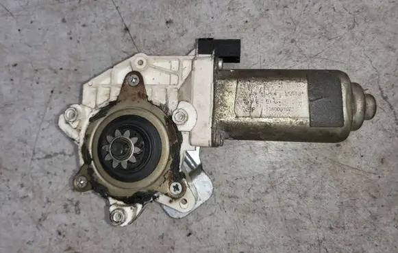 Nissan Terrano Front door electric window regulator 128000102