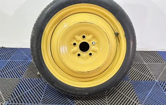 Toyota Auris E180 R17 spare wheel