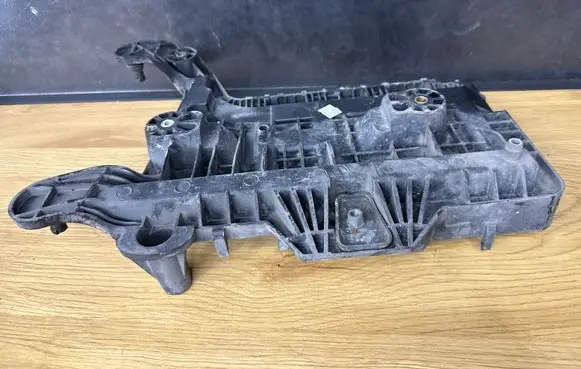Skoda Octavia Mk2 (1Z) Battery tray 1K0915333