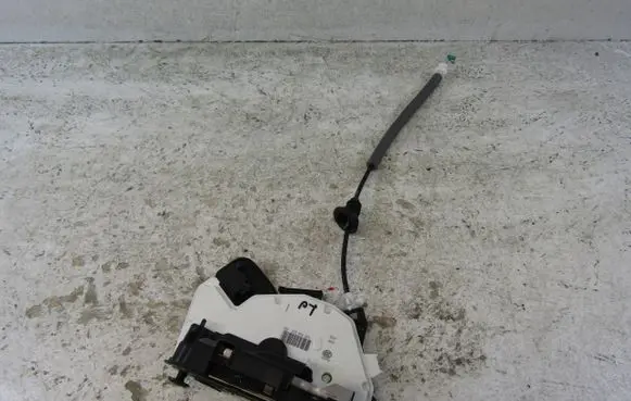 Skoda Octavia Mk3 (5E) Rear door lock 5E0839016