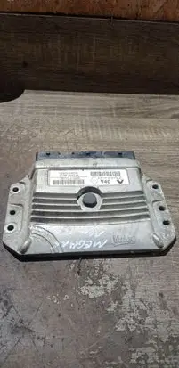 Renault Megane III Engine control unit/module 237100131R
