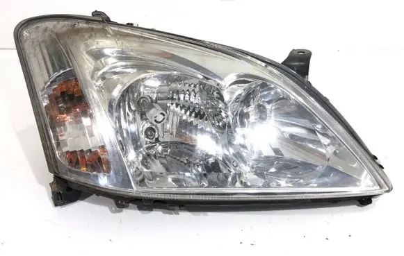 Toyota Corolla Verso E121 Headlight/headlamp 89006309