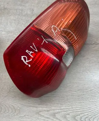 Toyota RAV 4 (XA20) Rear/tail lights
