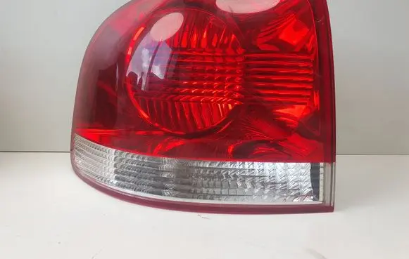 Volkswagen Touareg I Rear/tail lights 7L6945095K
