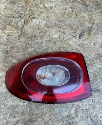 Volkswagen Tiguan Rear/tail lights 5N0945095F 182304