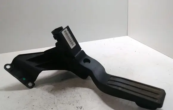 Ford Mondeo Mk III Accelerator throttle pedal 1S719F836BB