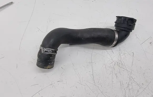 Engine coolant pipe/hose