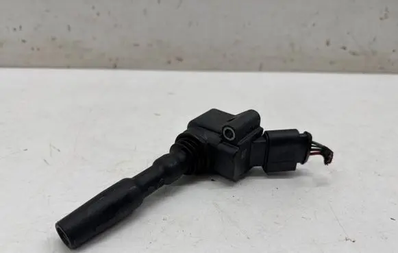 Volkswagen Multivan T7 High voltage ignition coil 04E905110P