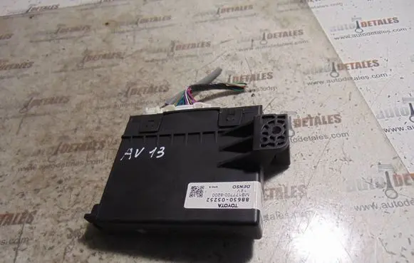Toyota Avensis T270 Other control units/modules 8865005252
