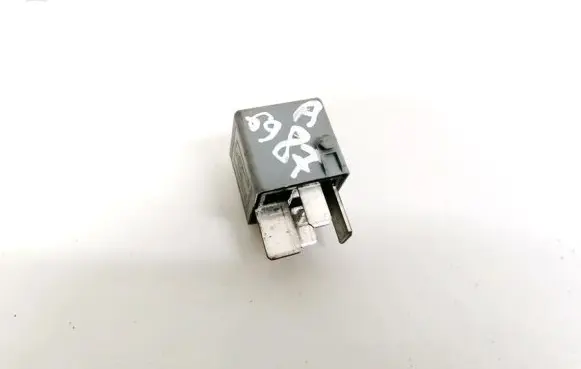 Mercedes-Benz R W251 Other relay A0025422619 V23134-J52-X361