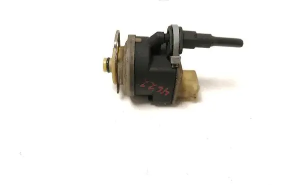 BMW 3 F30 F35 F31 Fuel filter housing 8572528