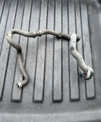 Engine coolant pipe/hose