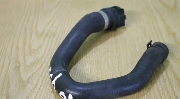 BMW 5 E60 E61 Engine coolant pipe/hose 6917699