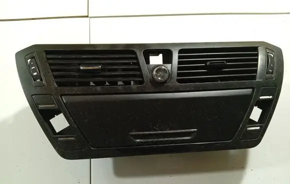 Citroen C4 Grand Picasso Dash center air vent grill 303845