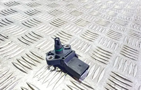 Audi A4 S4 B7 8E 8H Air pressure sensor 038906051C 0281002401
