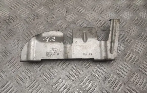 Porsche Cayenne (92A) Other engine bay part 06E253009